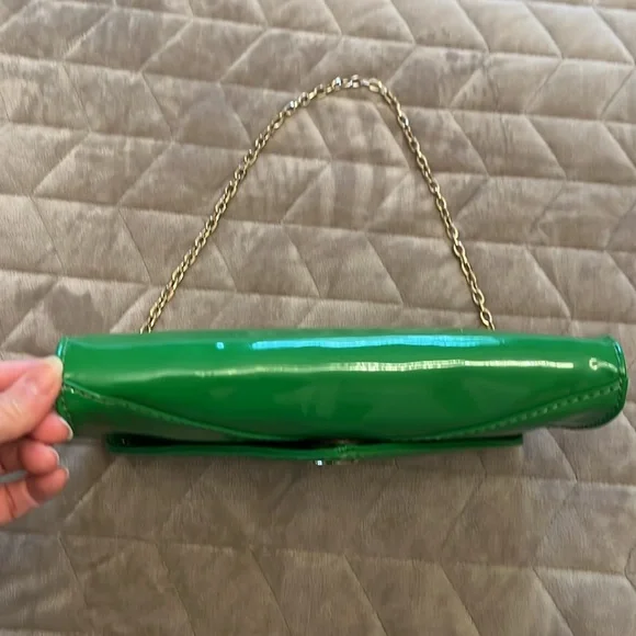 Antonio Melani Green Ava convertible Clutch or Shoulder Bag w/ gold chain strap - Picture 5 of 17